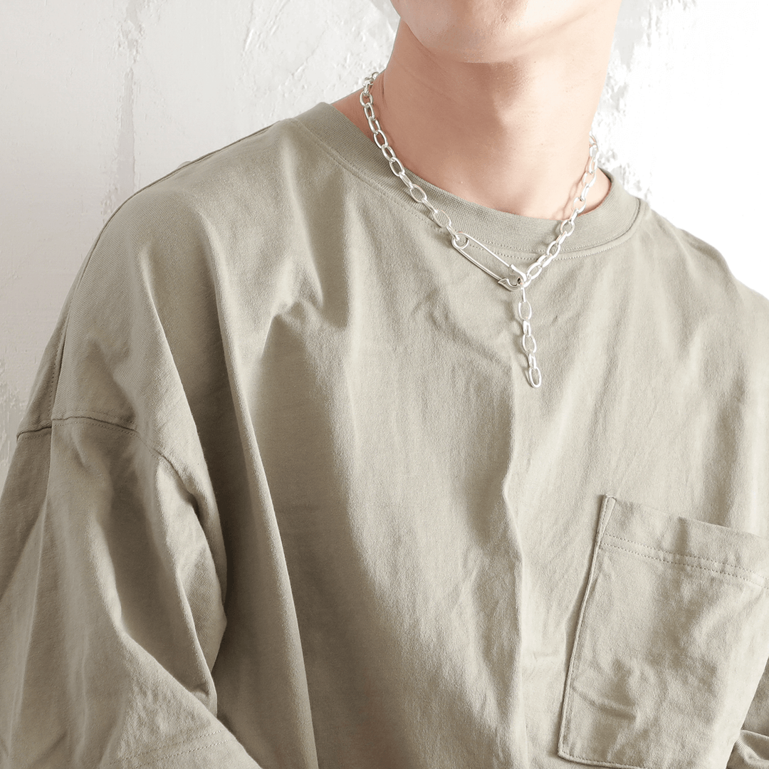 OFF THE WALL NEVER HURT YOU SAFETY PIN CHAIN NECKLACE