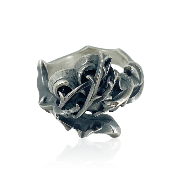 THORN HEART RING